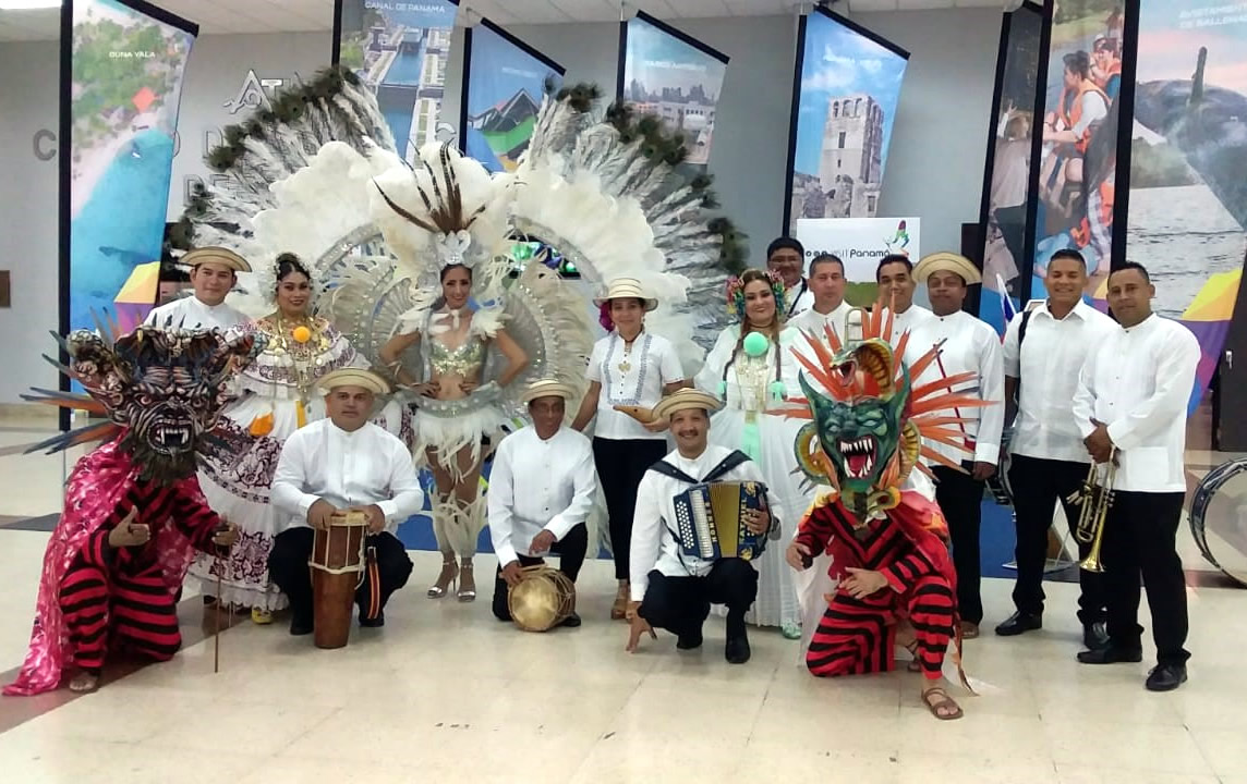 PANAMÁ - Academia de Danzas Folclórica Raíces Santeñas